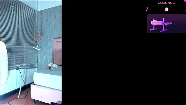 naomidibello Adlı Modelin Canlı Sohbet Odası