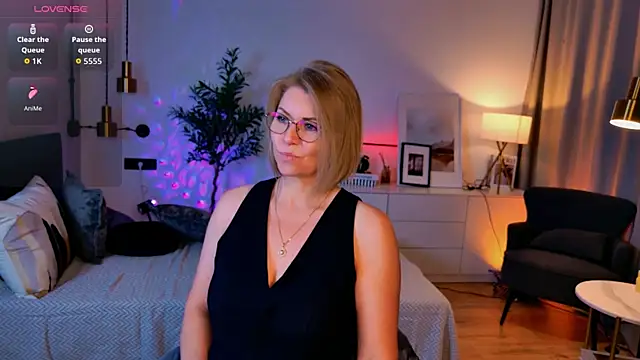 Annie_Light Adlı Modelin Canlı Sohbet Odası