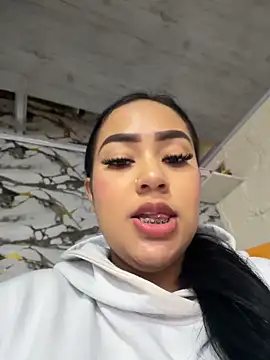 Luisa_Fernandaan Live chat-huone