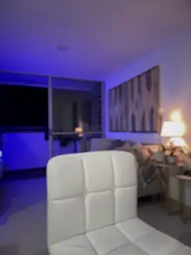 Im_Valentina Adlı Modelin Canlı Sohbet Odası