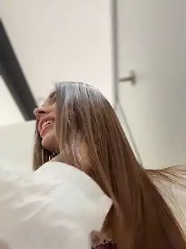 غرفة دردشة Charming_Ritta المباشرة