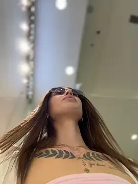Charming_Ritta Adlı Modelin Canlı Sohbet Odası