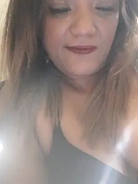 Indianpleasure300's Live Chat Room