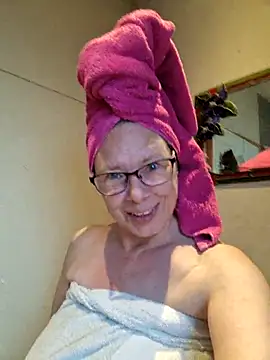 Show de cámara de sexo en directo de Janie-Busty-Milf