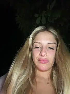 SophieVJ Adlı Modelin Canlı Sohbet Odası