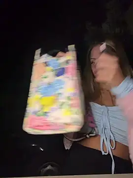 SophieVJ Adlı Modelin Canlı Sohbet Odası