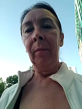 Celine_Faer1 élő chatszobája
