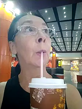 חדר צ'אט בשידור חי של Celine_Faer1