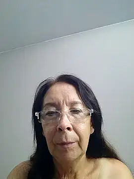 Celine_Faer1 Adlı Modelin Canlı Sohbet Odası