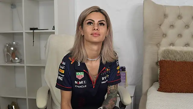 TiffanyMaze – live chatrum