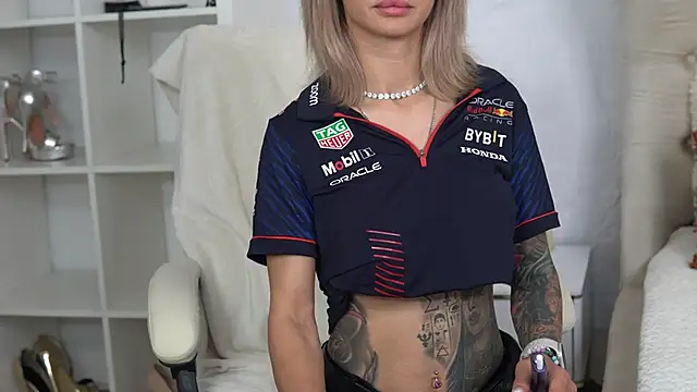 TiffanyMaze чат на живо