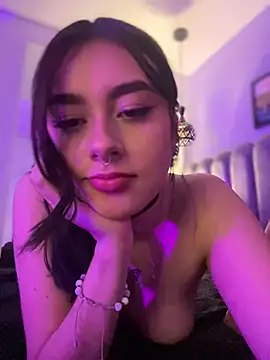 cute__cherry_ Adlı Modelin Canlı Sohbet Odası