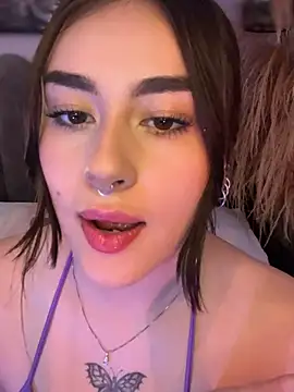 غرفة دردشة cute__cherry_ المباشرة
