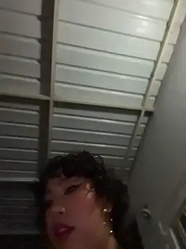 Sala de chat en directo de ZahaRoseee