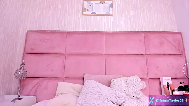HannaTaylor Adlı Modelin Canlı Sohbet Odası