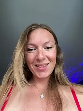 BunnyDiamond1 Adlı Modelin Canlı Sohbet Odası
