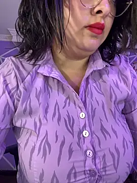 MiiaaJonessn Live chat-huone