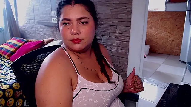 Pokój czatu na żywo – girl_milk2