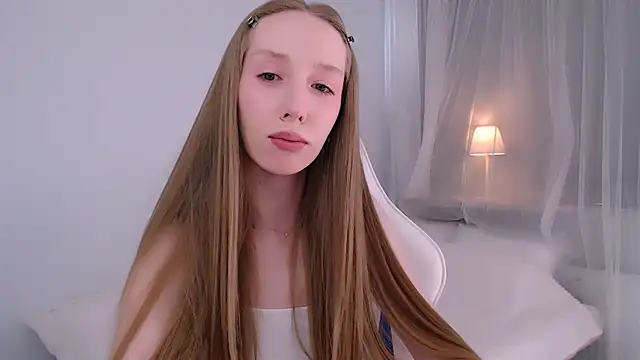 Luna_insniity Adlı Modelin Canlı Sohbet Odası