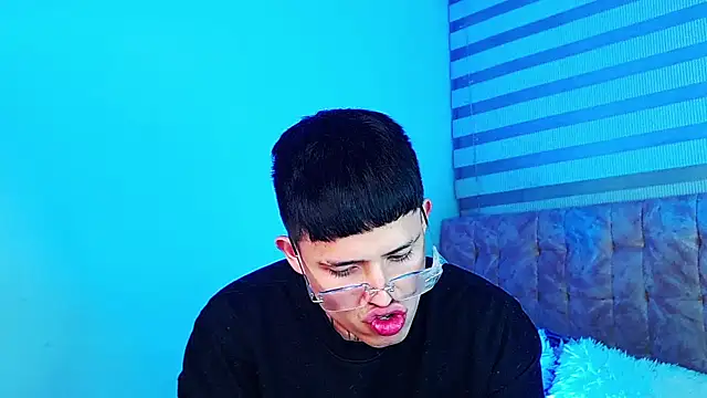 Chat soba uživo modela _justinmoon2
