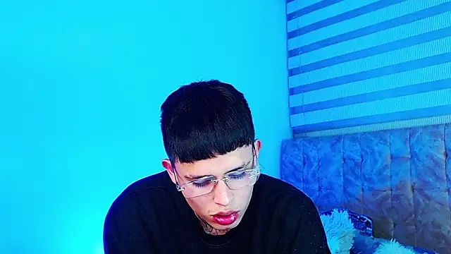 Živá chatovací místnost _justinmoon2