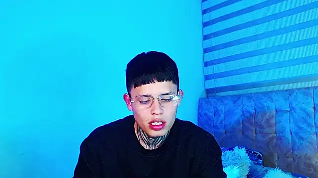 Živá chatovací místnost _justinmoon2