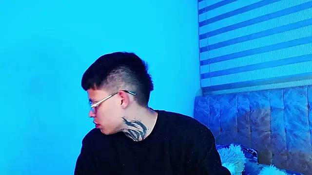 _justinmoon2 Adlı Modelin Canlı Sohbet Odası