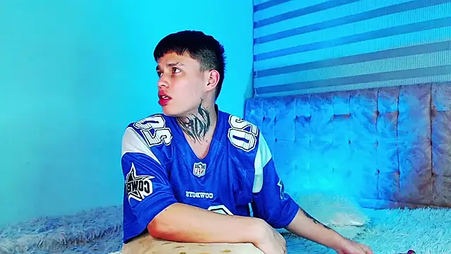 Chat soba uživo modela _justinmoon2