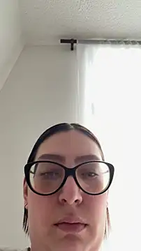 Chat soba uživo modela NiickyJones