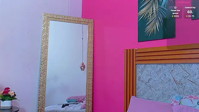 Pokój czatu na żywo – littlee_emilyy_
