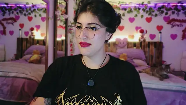 AzaharJaan Adlı Modelin Canlı Sohbet Odası