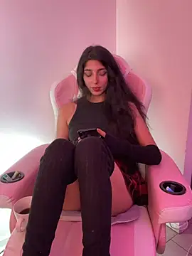 Felicia_smok3's Live Chat Room