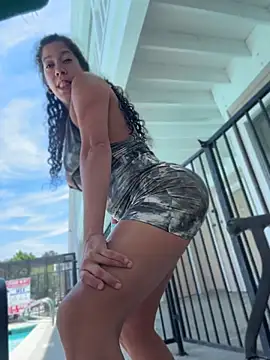 חדר צ'אט בשידור חי של Bigbuttbrooklynn