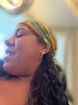Živá chatovací místnost Bigbuttbrooklynn