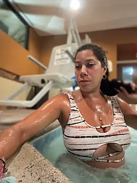 Bigbuttbrooklynn Adlı Modelin Canlı Sohbet Odası