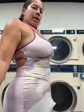 Bigbuttbrooklynn Adlı Modelin Canlı Sohbet Odası