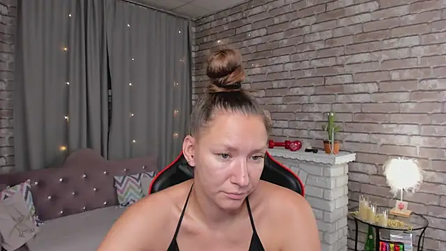 SarahCoksss Adlı Modelin Canlı Sohbet Odası