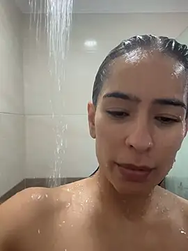 חדר צ'אט בשידור חי של Mau_White