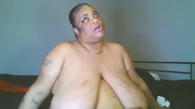Chat ao vivo de NaughtyHottieBBW