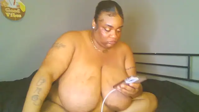 NaughtyHottieBBW – live chatrum