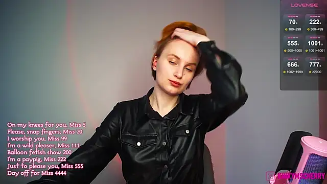 KinkyMissCherryn Live chat-huone