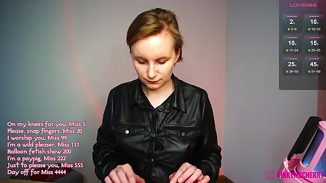 KinkyMissCherry Adlı Modelin Canlı Sohbet Odası