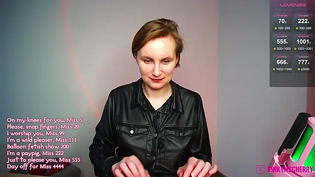 KinkyMissCherry Cameră chat live