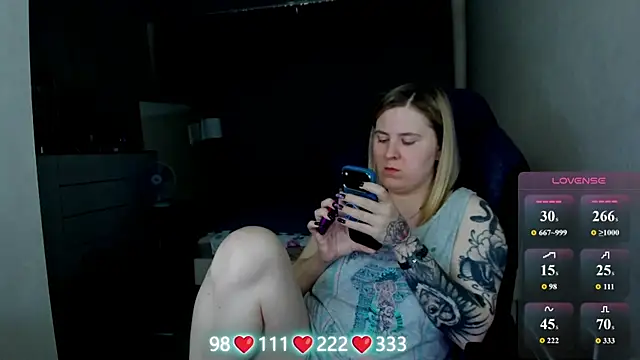 חדר צ'אט בשידור חי של Olivia_Munk