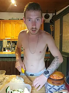 Simonshakeloveass – live chatrum