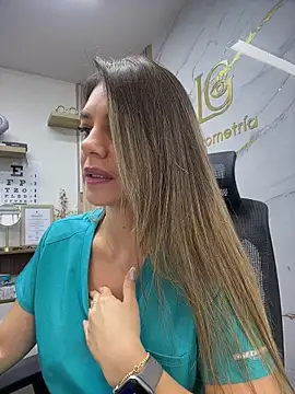 Phòng Chat Trực Tiếp alicee16