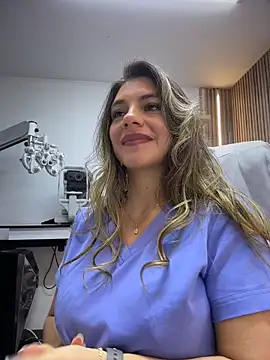 alicee16 Adlı Modelin Canlı Sohbet Odası