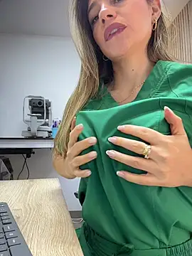 alicee16's Live Sex Cam Show