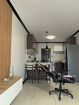 Živá chatovací místnost Neelo-Smith