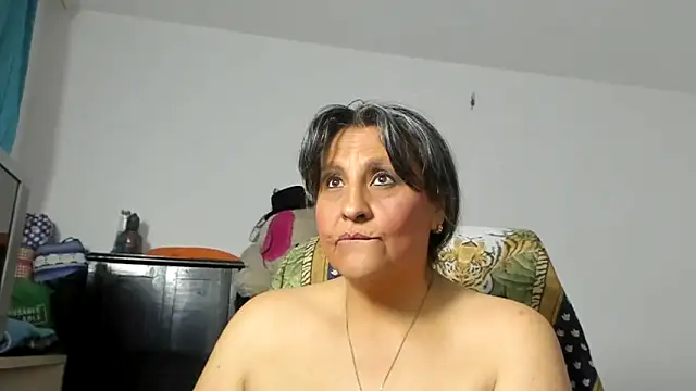 merlyna_goldens' Live Chat Room